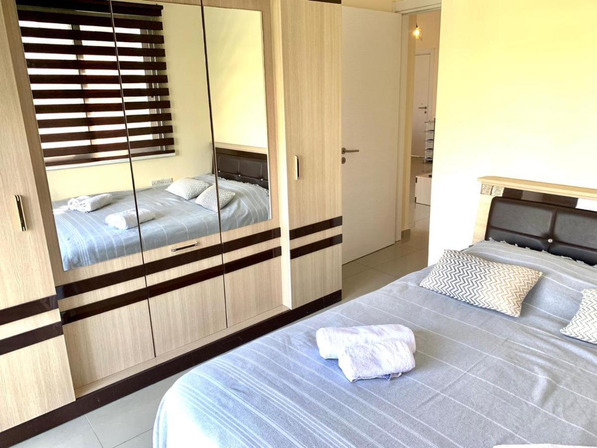 Amazing Two-Bedroom Apartment In Residence Lukomorye D1 With Private Garden Karavas  Exteriér fotografie